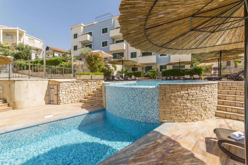 Apartment Carica Слатине Екстериор снимка